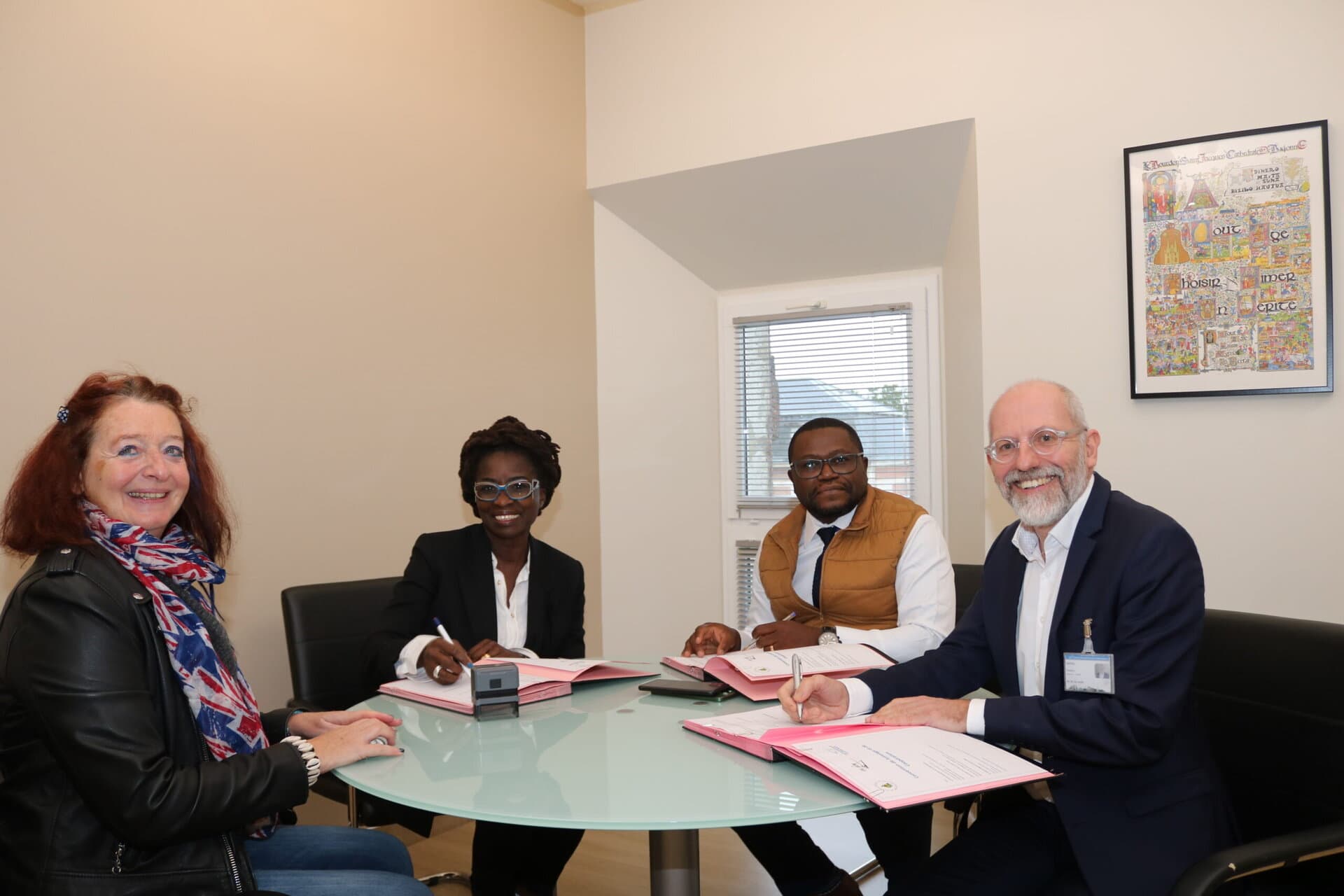 Signature d’une convention de coopération entre le CHCB, l’Hôpital d’Edéa au Cameroun et l’Association On Hem le Cameroun
