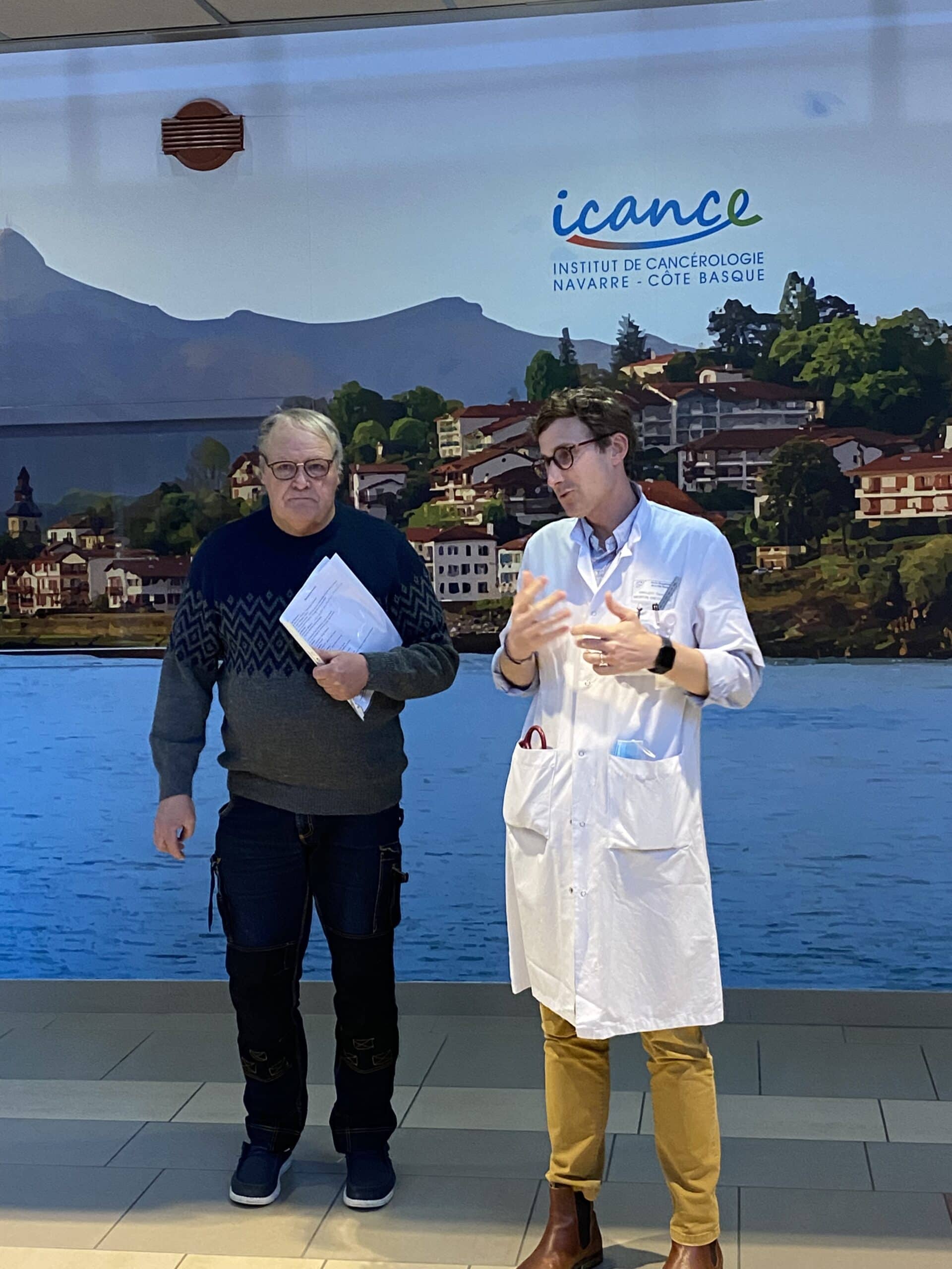 Remise de chèque à ICANCE pour soutenir la lutte contre le cancer