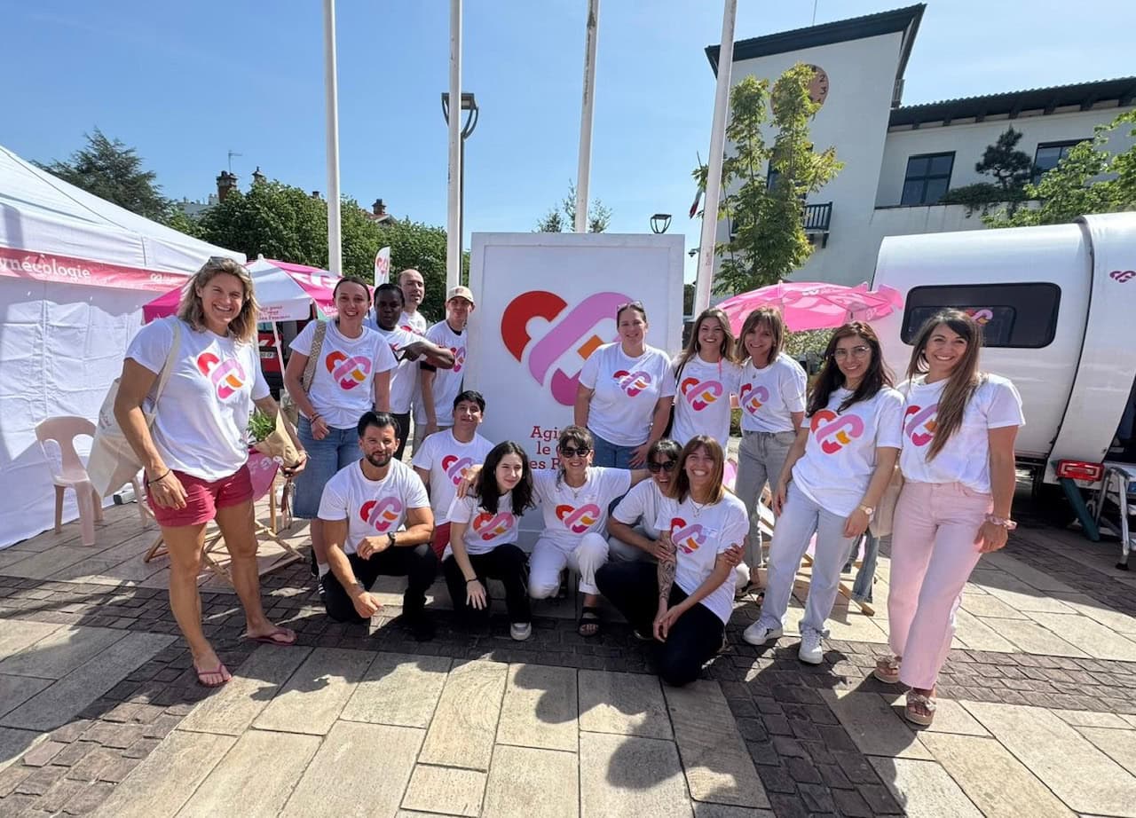 Mobilisation des apprenants des instituts de formation en santé du CH de Bayonne au « Bus du cœur des femmes » à Anglet les 21, 22 et 23 avril dernier.